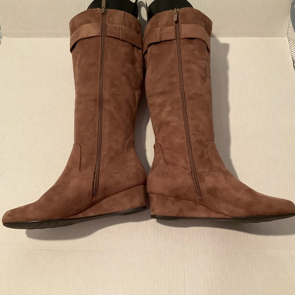 Impo Genia Camel Color Boots Size 8 Medium - Picture 4 of 9
